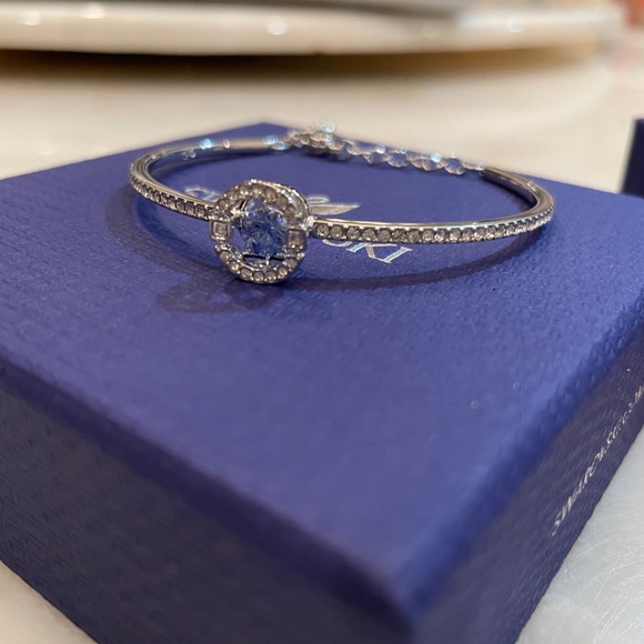 Dancing Crystal Bracelet Swarovski - Picture 3 of 6